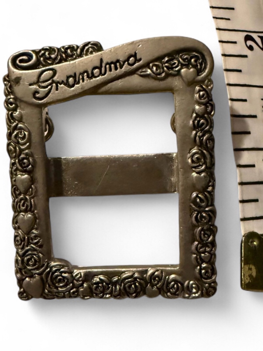 Vintage Grandma Mini Picture Frame Brooch Pin Silver Tone Roses Hearts Gift - Picture 5 of 5